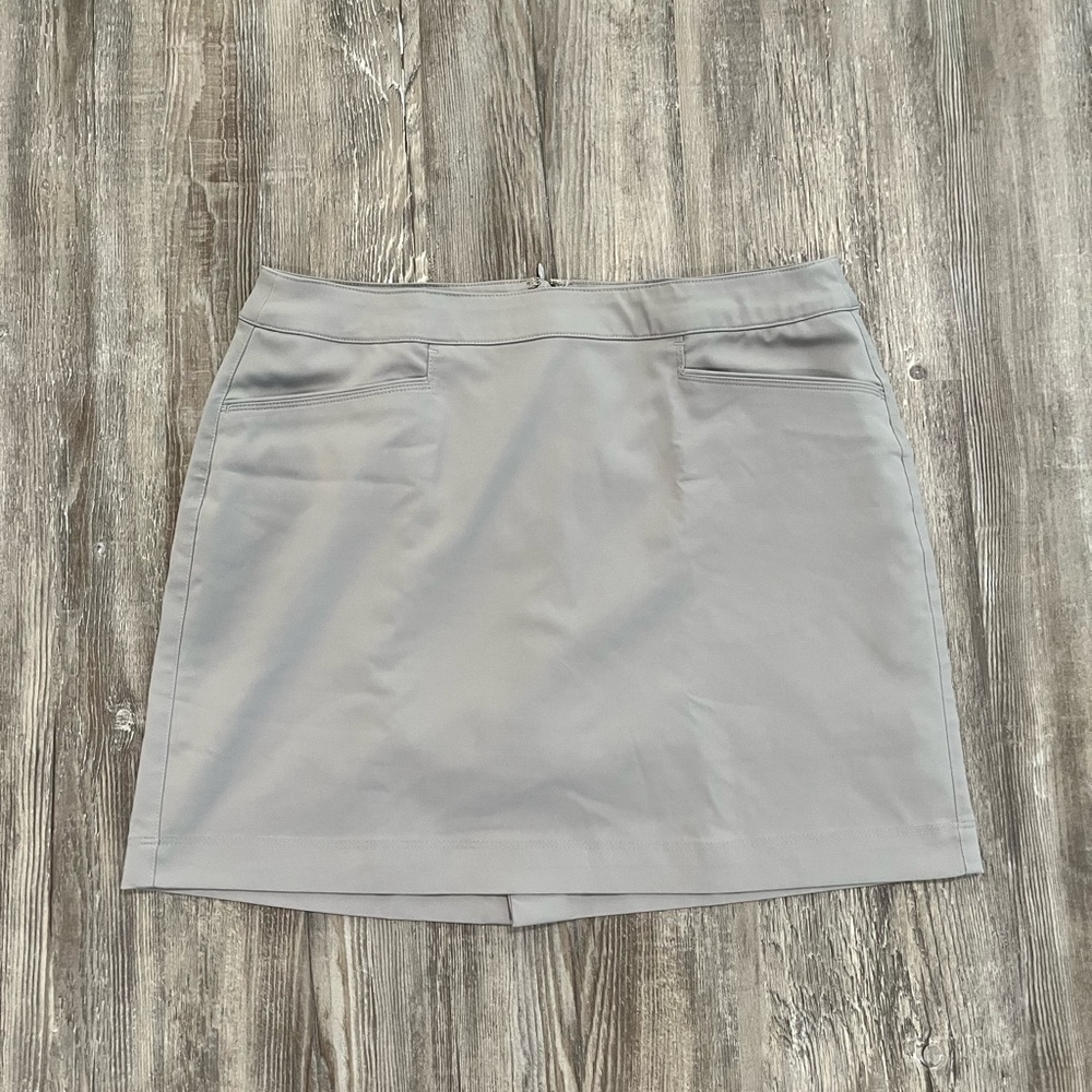 Elegant Gray Women's Skort